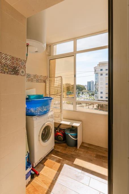 Central 2-Bedrooms Near Beach & Dining 丹吉尔 外观 照片