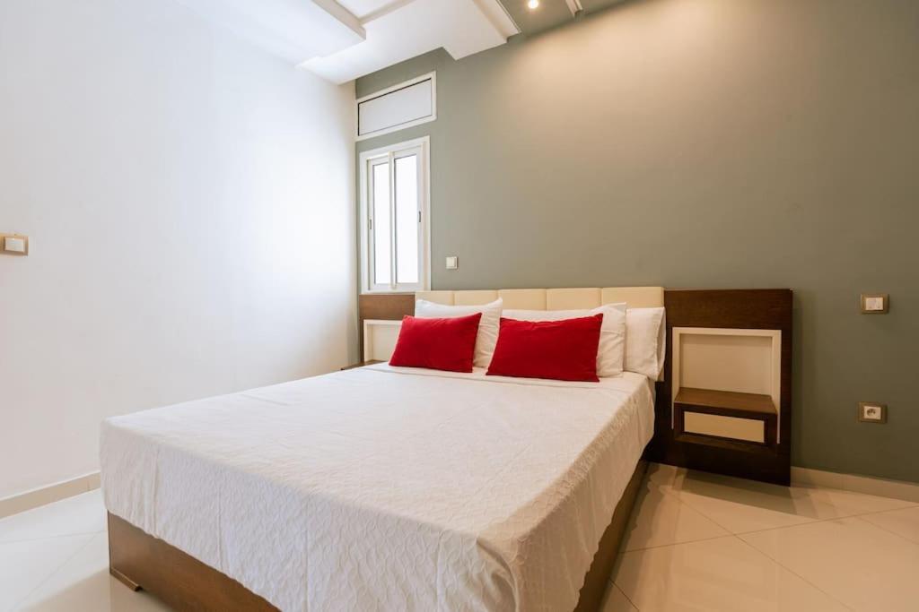 Central 2-Bedrooms Near Beach & Dining 丹吉尔 外观 照片