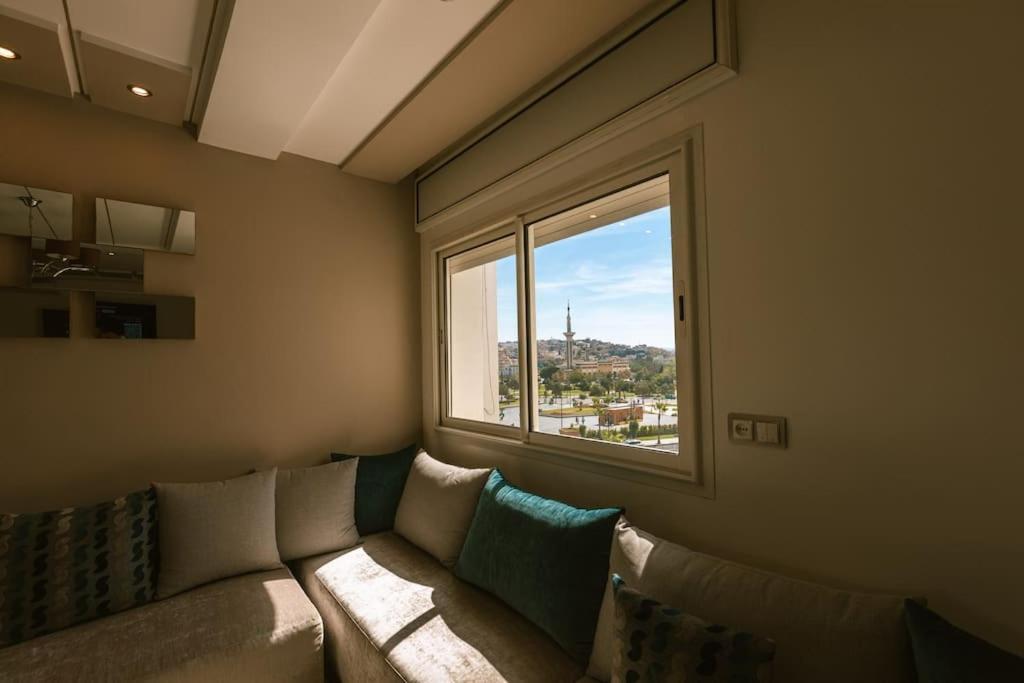 Central 2-Bedrooms Near Beach & Dining 丹吉尔 外观 照片