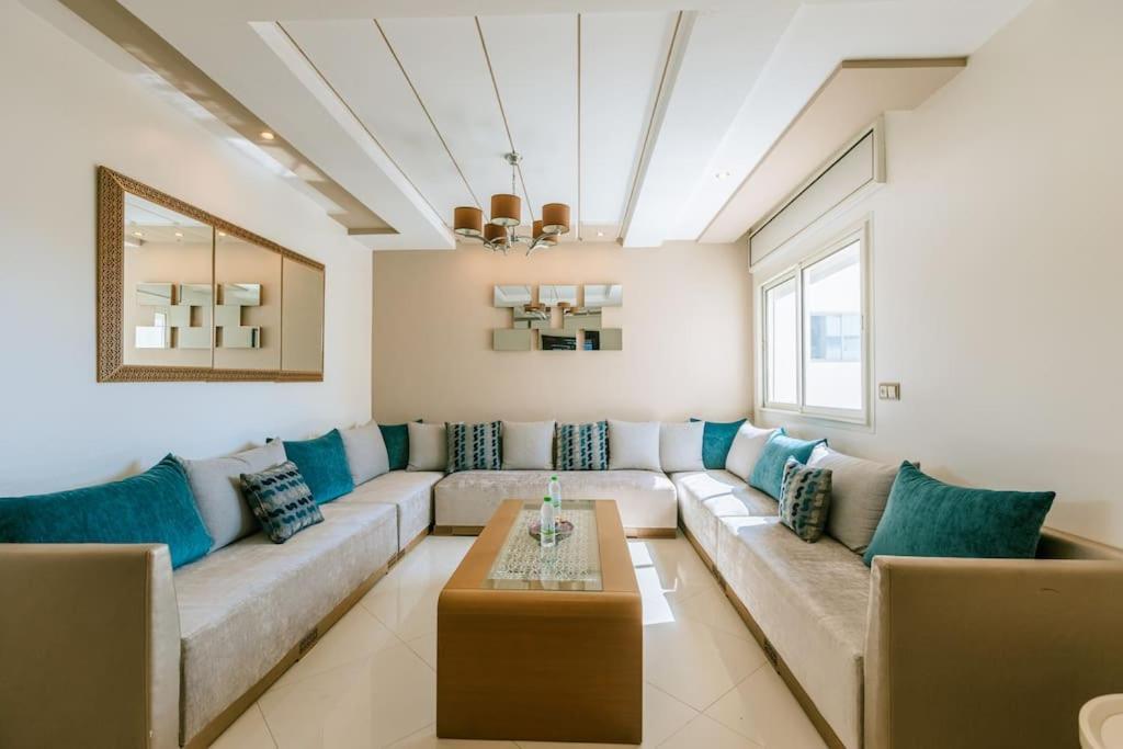 Central 2-Bedrooms Near Beach & Dining 丹吉尔 外观 照片