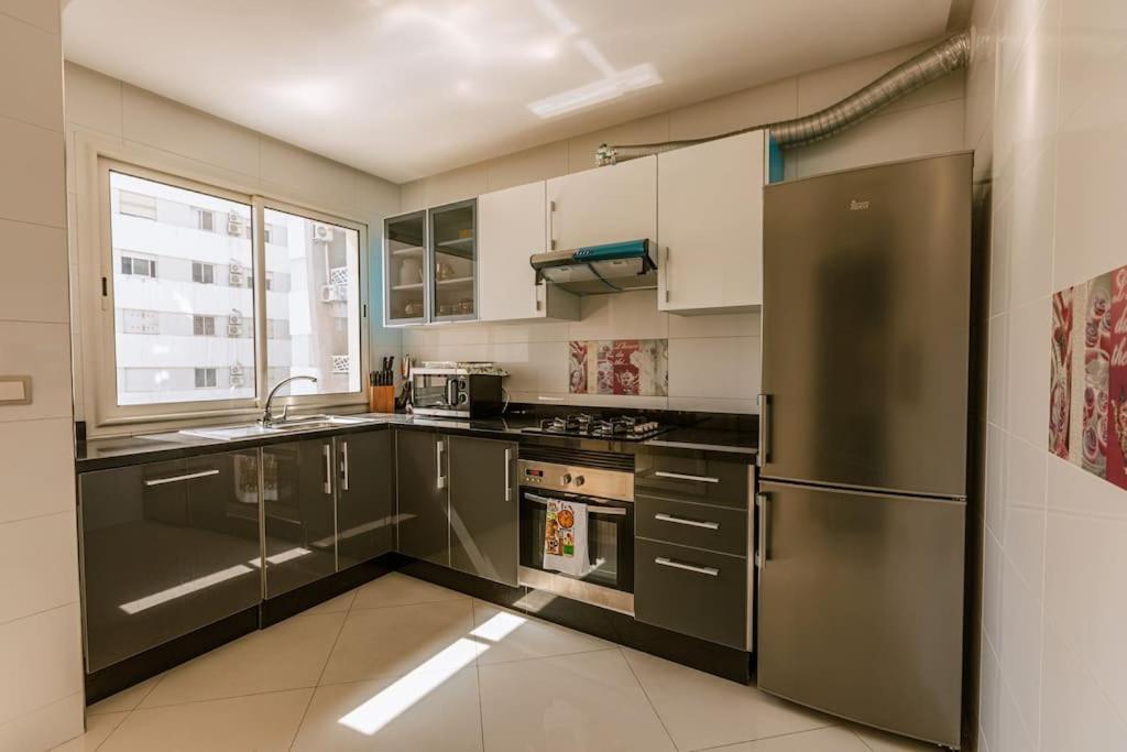 Central 2-Bedrooms Near Beach & Dining 丹吉尔 外观 照片