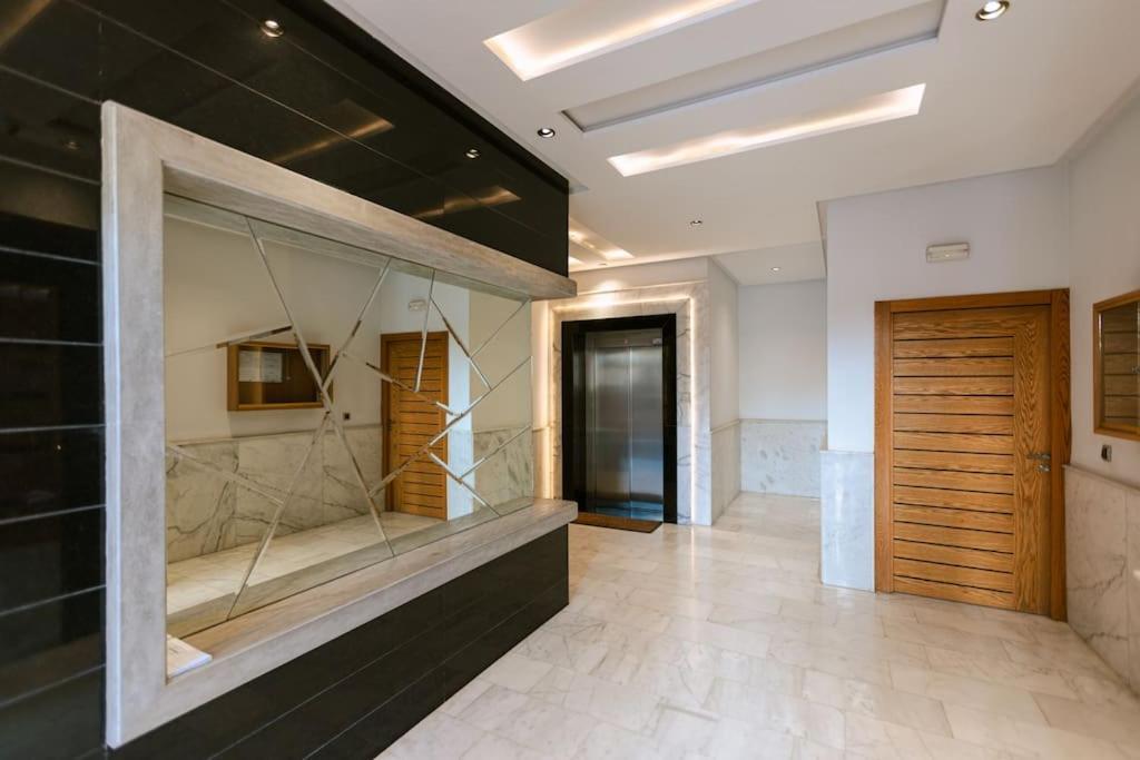 Central 2-Bedrooms Near Beach & Dining 丹吉尔 外观 照片