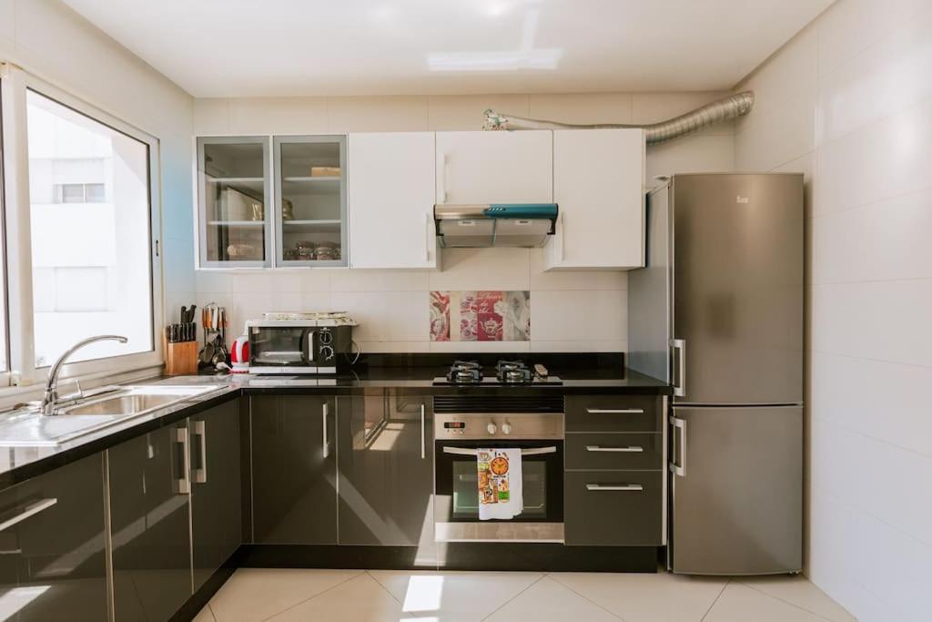 Central 2-Bedrooms Near Beach & Dining 丹吉尔 外观 照片