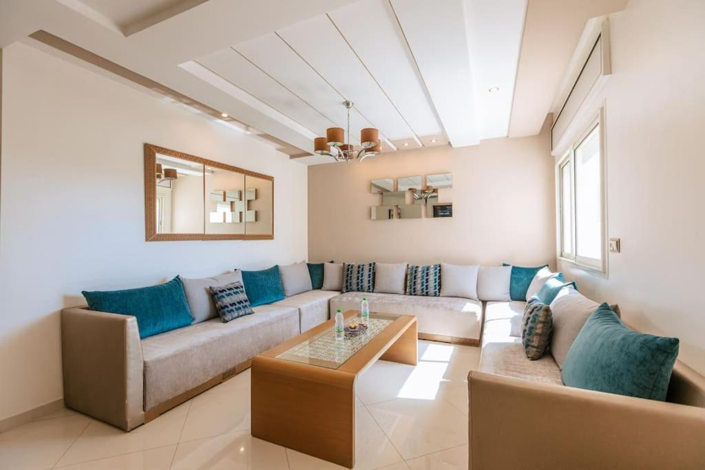 Central 2-Bedrooms Near Beach & Dining 丹吉尔 外观 照片