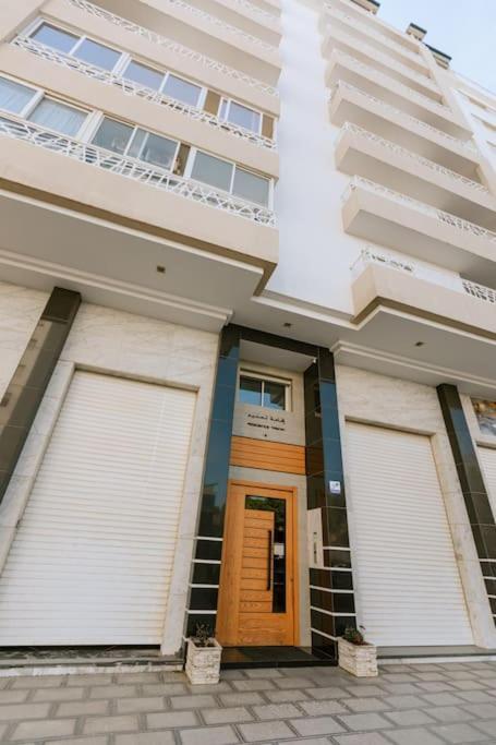 Central 2-Bedrooms Near Beach & Dining 丹吉尔 外观 照片